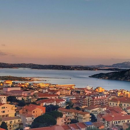 Appartamento Vista Mare A La Maddalena 马达莱纳 外观 照片